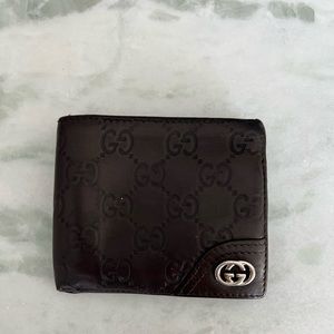 100 percent Authentic Gucci Bifold Interlocking Double G Wallet